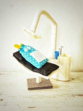 Morki beim Zahnarzt. Die Morkis, Katrin Glenz, Morkiwelt, Morki, Filz, Basteln mit Filz, Nähen, Diorama